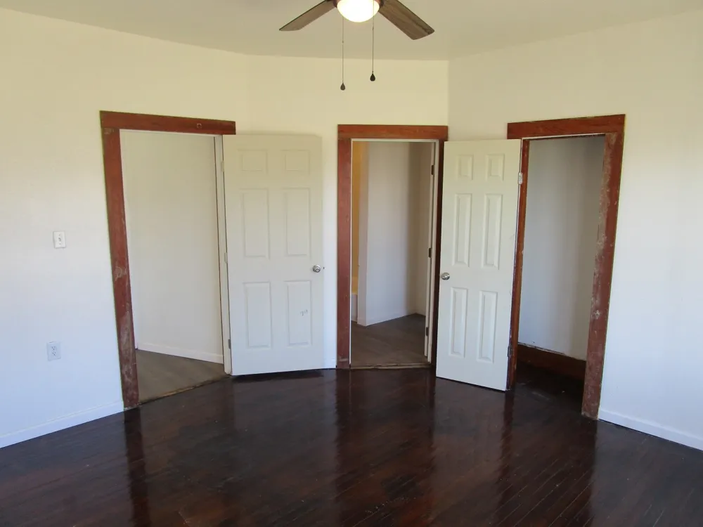 106 E Magnolia Avenue Electra, TX 76360