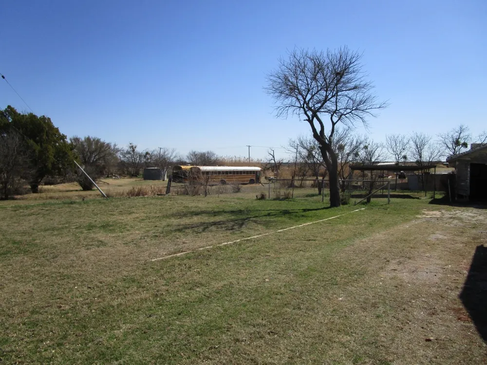 106 E Magnolia Avenue Electra, TX 76360