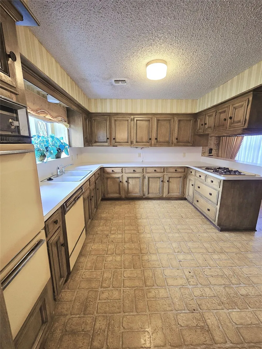 1922 Anvil Drive Houston, TX 77090
