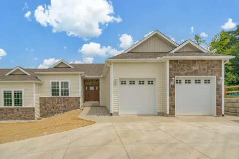 205 Ridgeview Drive