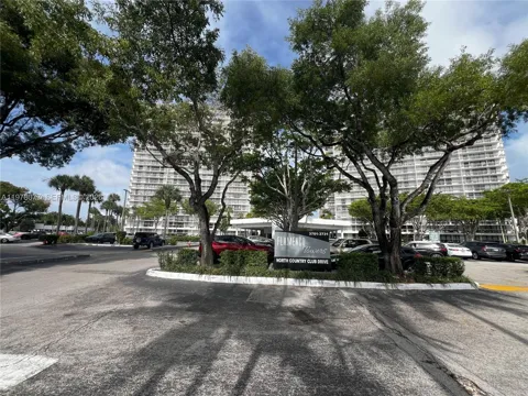 3701 Country Club Dr #201