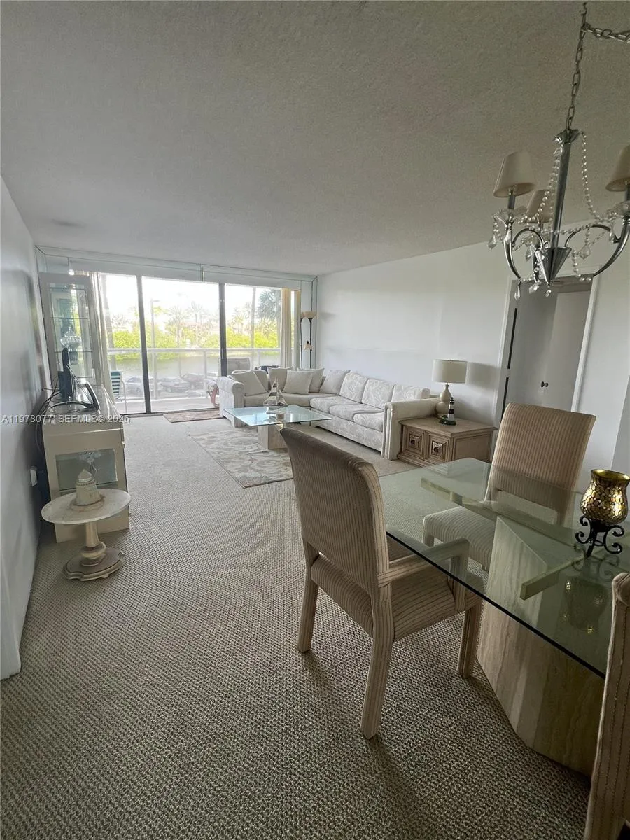 3701 Country Club Dr #201 Aventura, FL 33180
