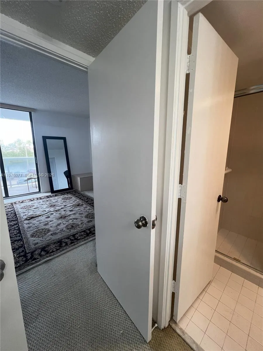 3701 Country Club Dr #201 Aventura, FL 33180