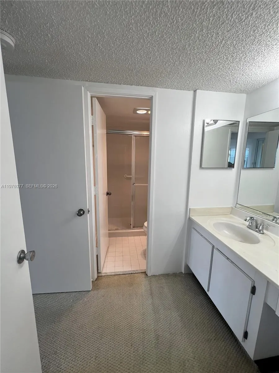 3701 Country Club Dr #201 Aventura, FL 33180