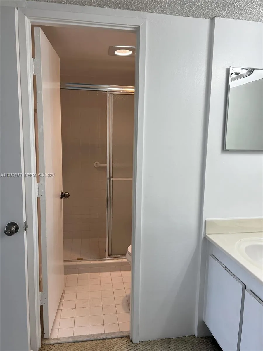 3701 Country Club Dr #201 Aventura, FL 33180