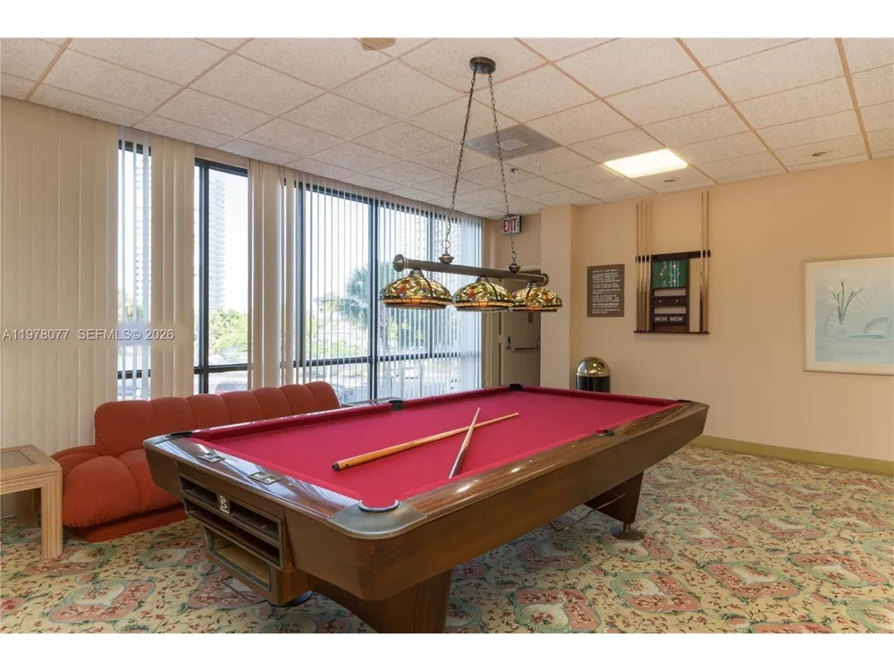3701 Country Club Dr #201 Aventura, FL 33180