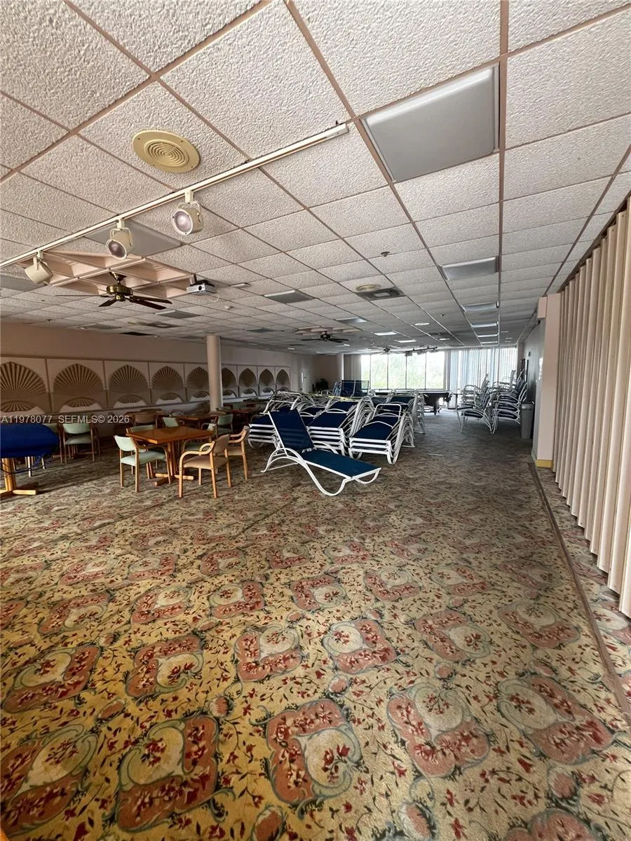 3701 Country Club Dr #201 Aventura, FL 33180