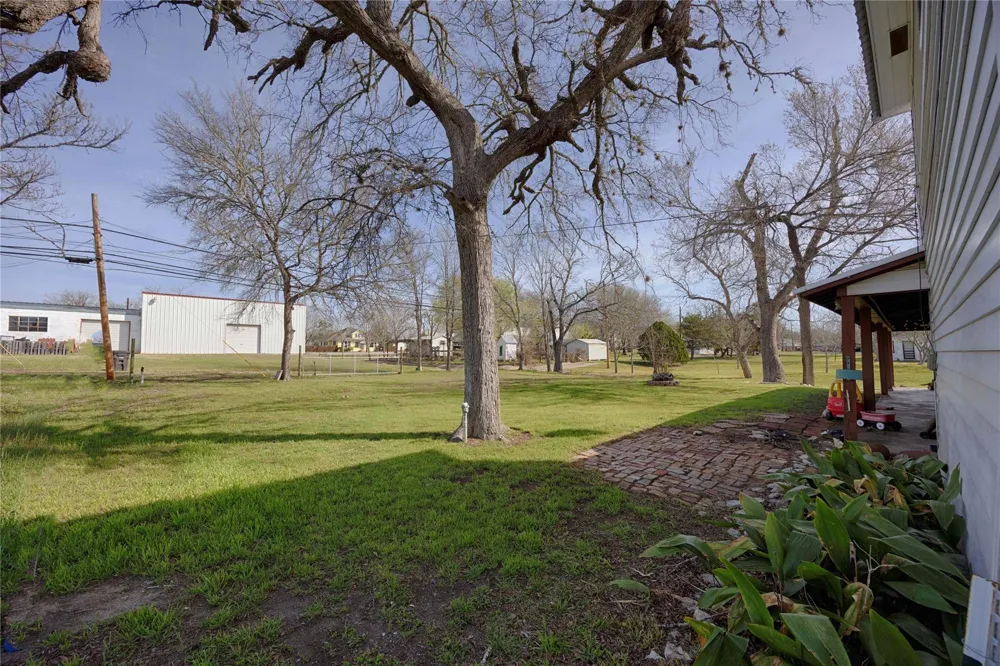 309 Anderson Street Schulenburg, TX 78956