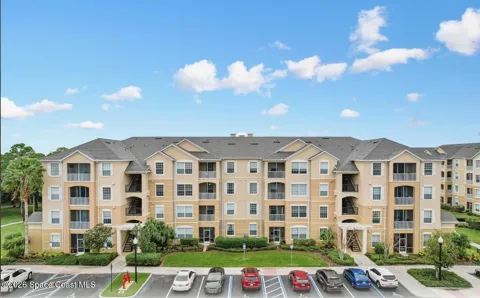 1626 Peregrine Circle #401