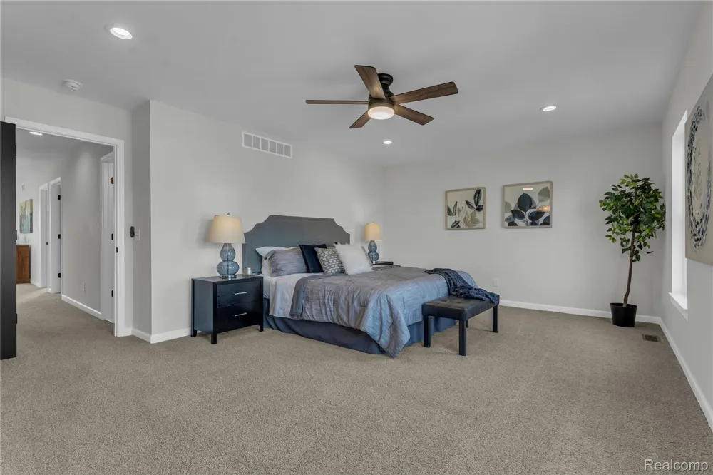 1876 McKinley Street Wyandotte City, MI 48192