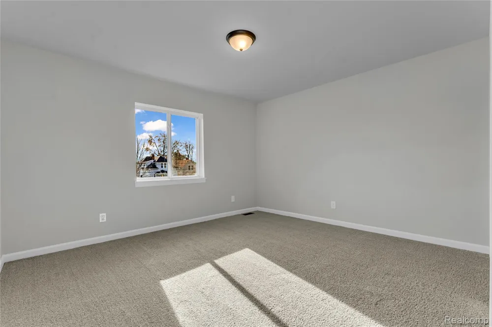 1876 McKinley Street Wyandotte City, MI 48192