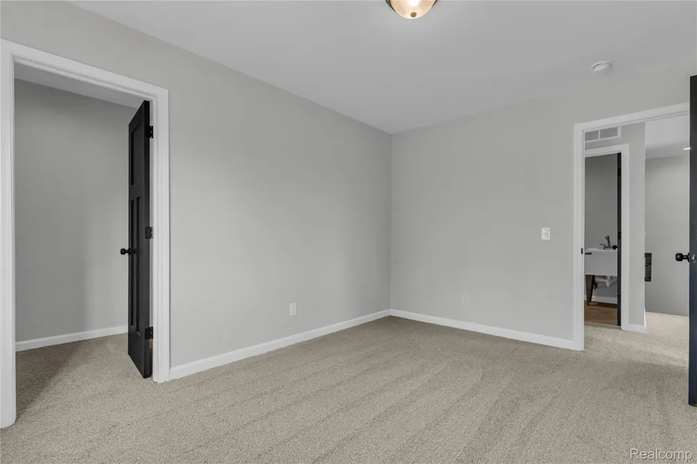 1876 McKinley Street Wyandotte City, MI 48192