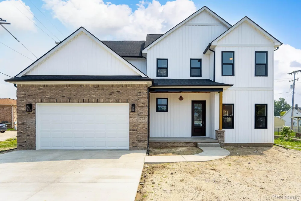 1876 McKinley Street Wyandotte City, MI 48192