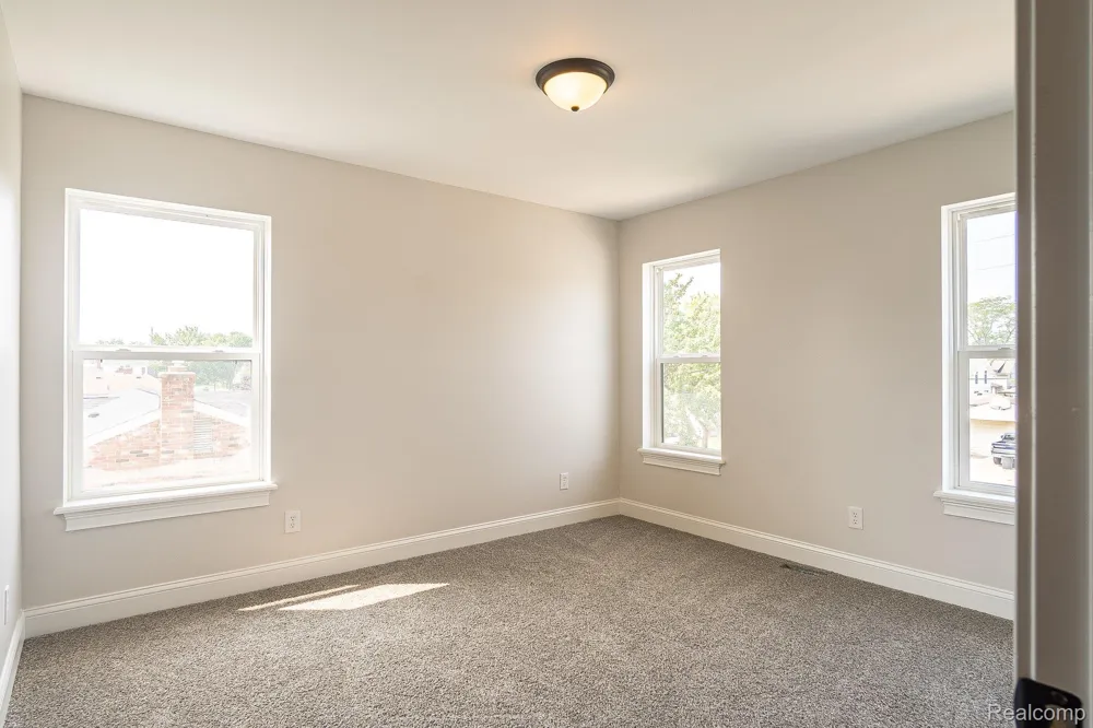1876 McKinley Street Wyandotte City, MI 48192