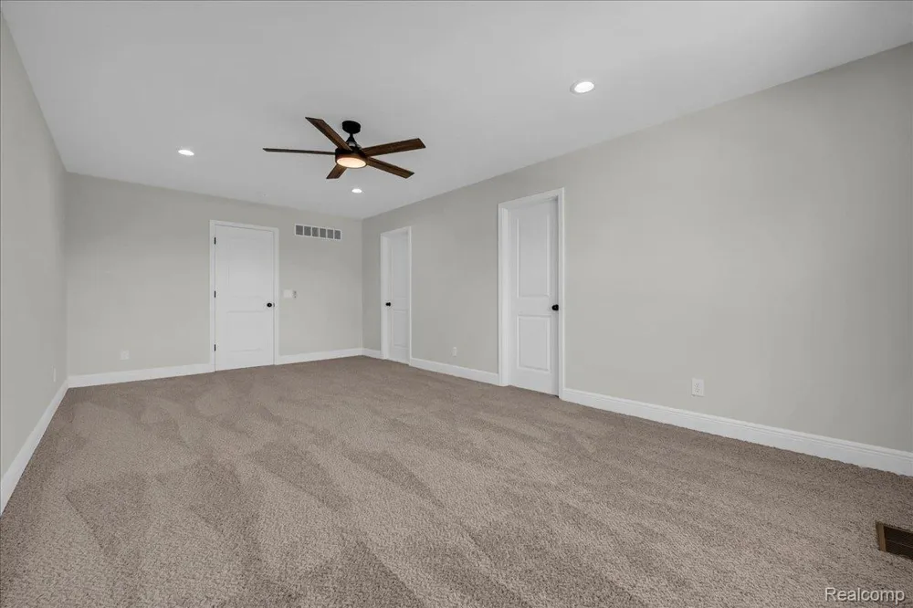 1876 McKinley Street Wyandotte City, MI 48192