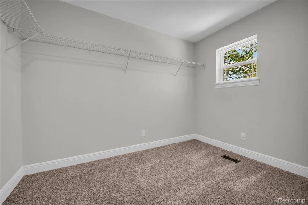 1876 McKinley Street Wyandotte City, MI 48192