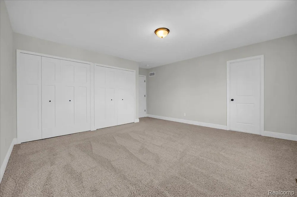 1876 McKinley Street Wyandotte City, MI 48192