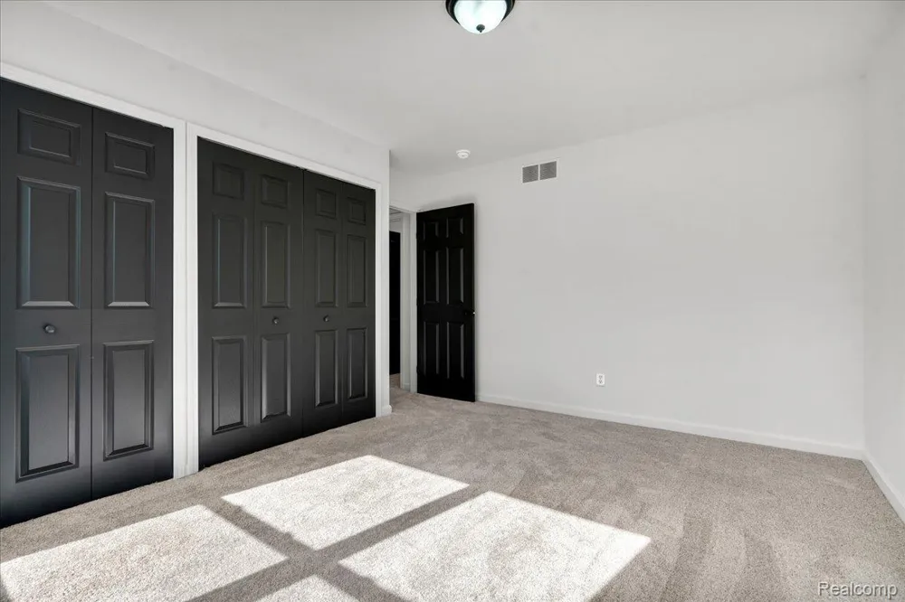 1876 McKinley Street Wyandotte City, MI 48192