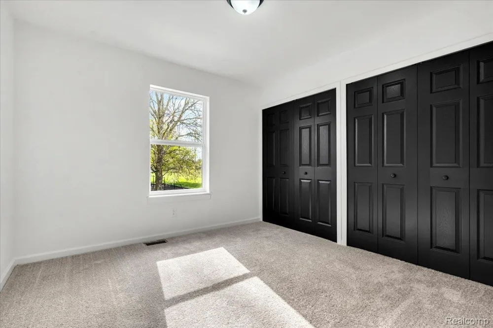 1876 McKinley Street Wyandotte City, MI 48192