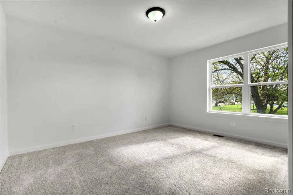 1876 McKinley Street Wyandotte City, MI 48192