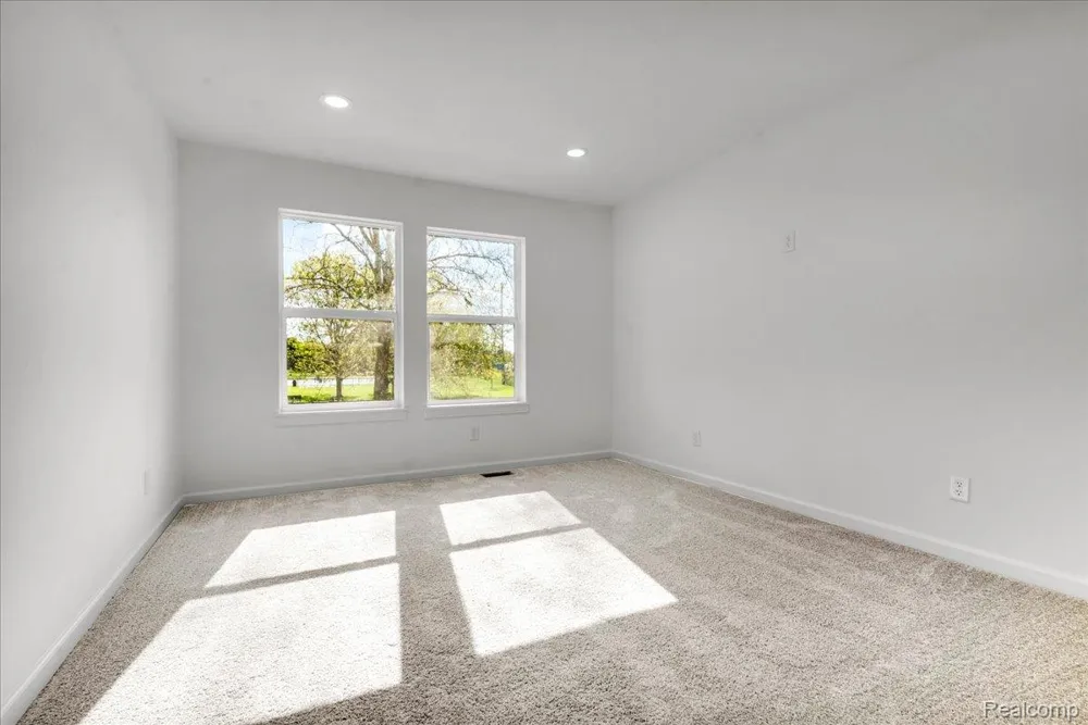 1876 McKinley Street Wyandotte City, MI 48192