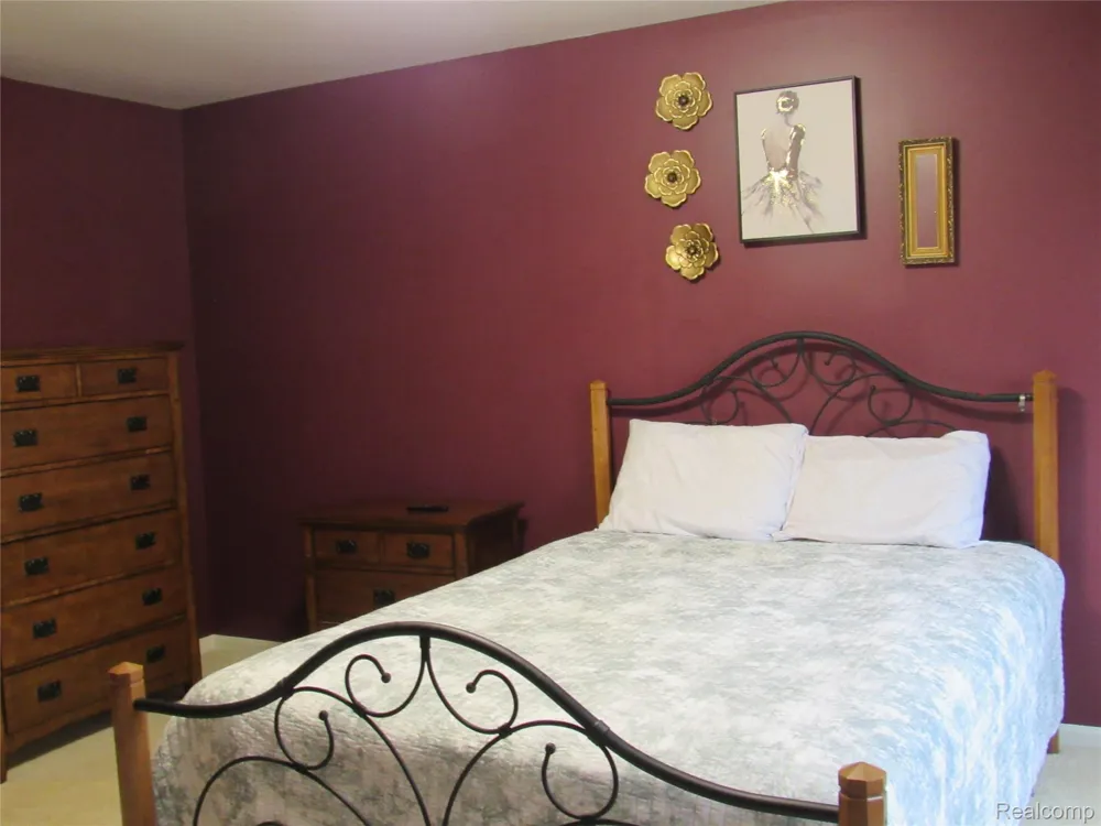 3565 S Port Cove Drive #63 Waterford Charter Township, MI 48328