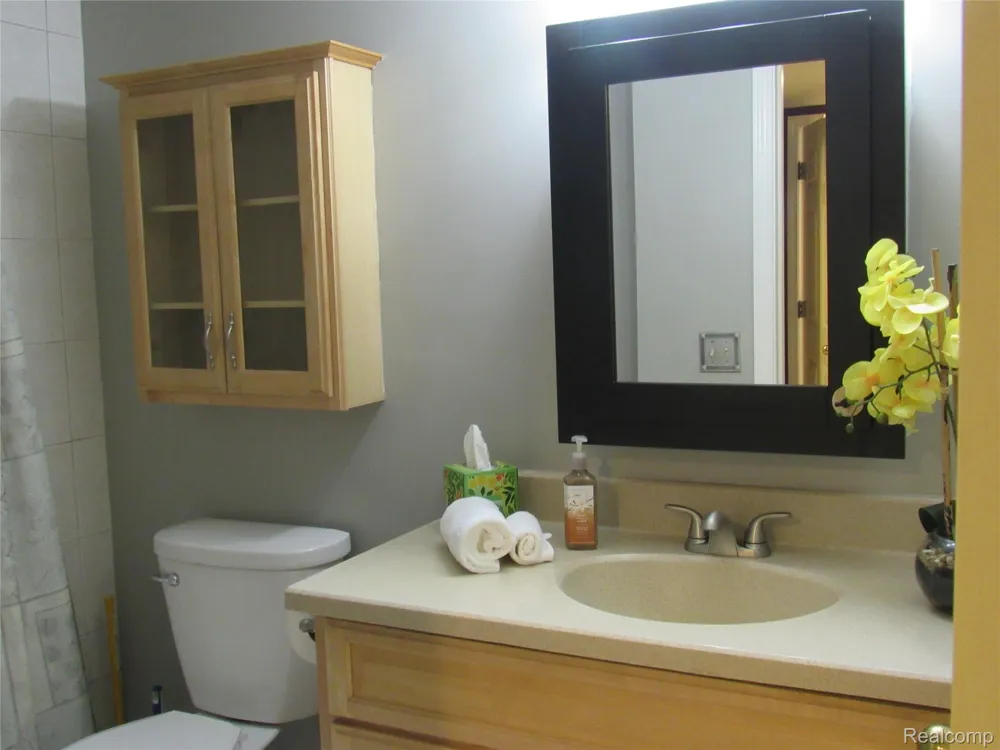 3565 S Port Cove Drive #63 Waterford Charter Township, MI 48328