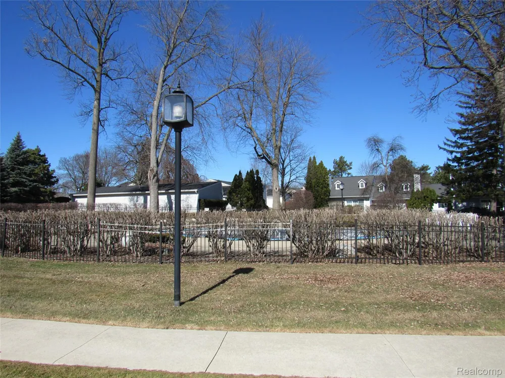3565 S Port Cove Drive #63 Waterford Charter Township, MI 48328