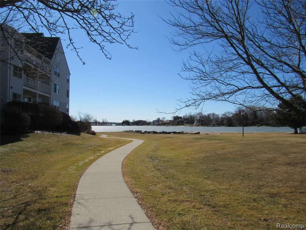 3565 S Port Cove Drive #63 Waterford Charter Township, MI 48328