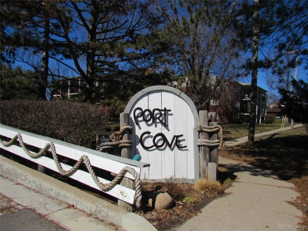 3565 S Port Cove Drive #63 Waterford Charter Township, MI 48328