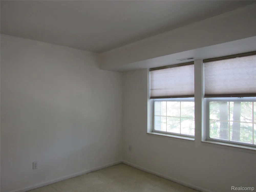 3565 S Port Cove Drive #63 Waterford Charter Township, MI 48328