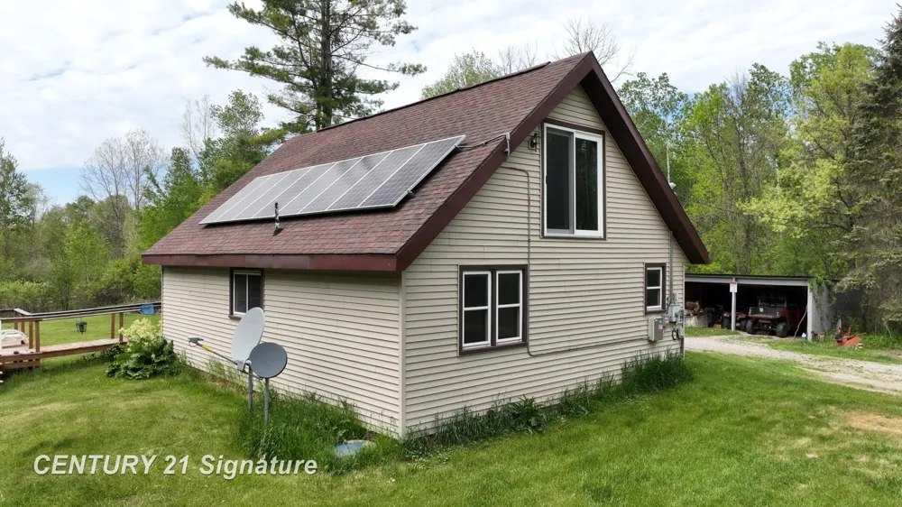 150 E Winegars Road Hay Township, MI 48624