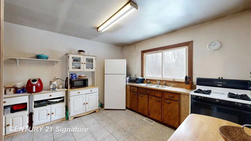 150 E Winegars Road Hay Township, MI 48624