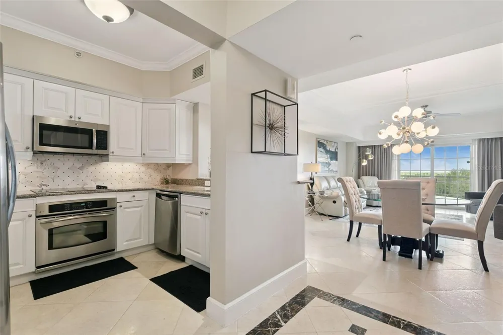 7593 GATHERING DRIVE #401 Reunion, FL 34747