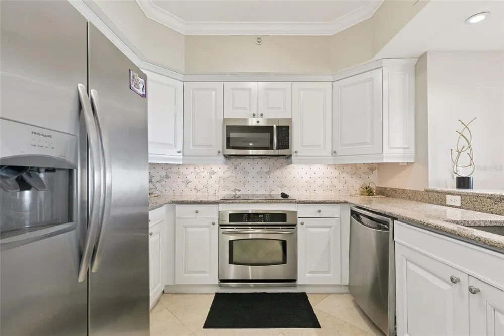 7593 GATHERING DRIVE #401 Reunion, FL 34747