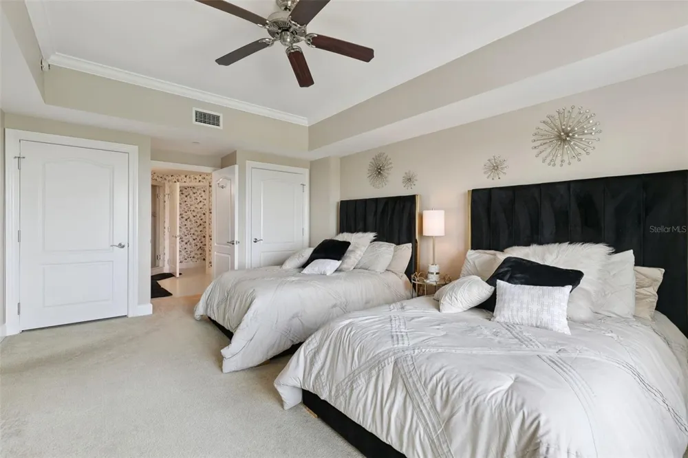 7593 GATHERING DRIVE #401 Reunion, FL 34747