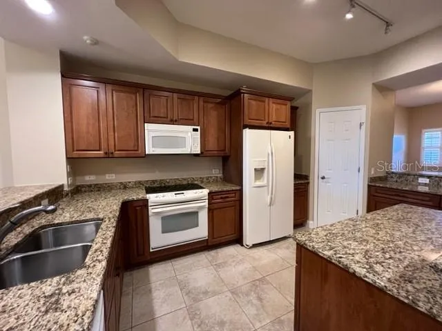 7710 LAKE VISTA COURT #303 Lakewood Ranch, FL 34202