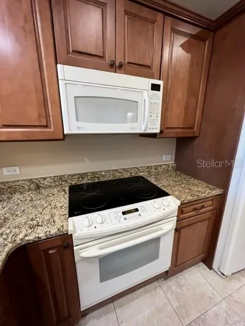 7710 LAKE VISTA COURT #303 Lakewood Ranch, FL 34202
