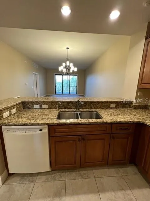 7710 LAKE VISTA COURT #303 Lakewood Ranch, FL 34202