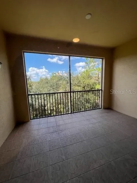 7710 LAKE VISTA COURT #303 Lakewood Ranch, FL 34202
