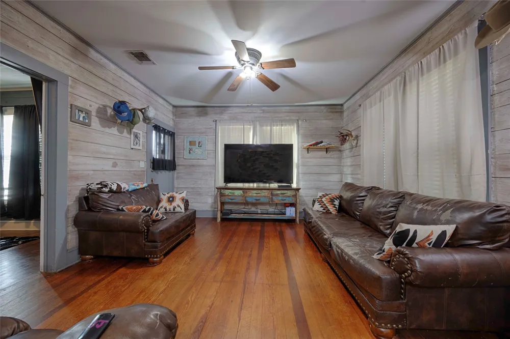 309 Anderson Street Schulenburg, TX 78956