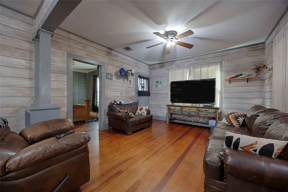 309 Anderson Street Schulenburg, TX 78956