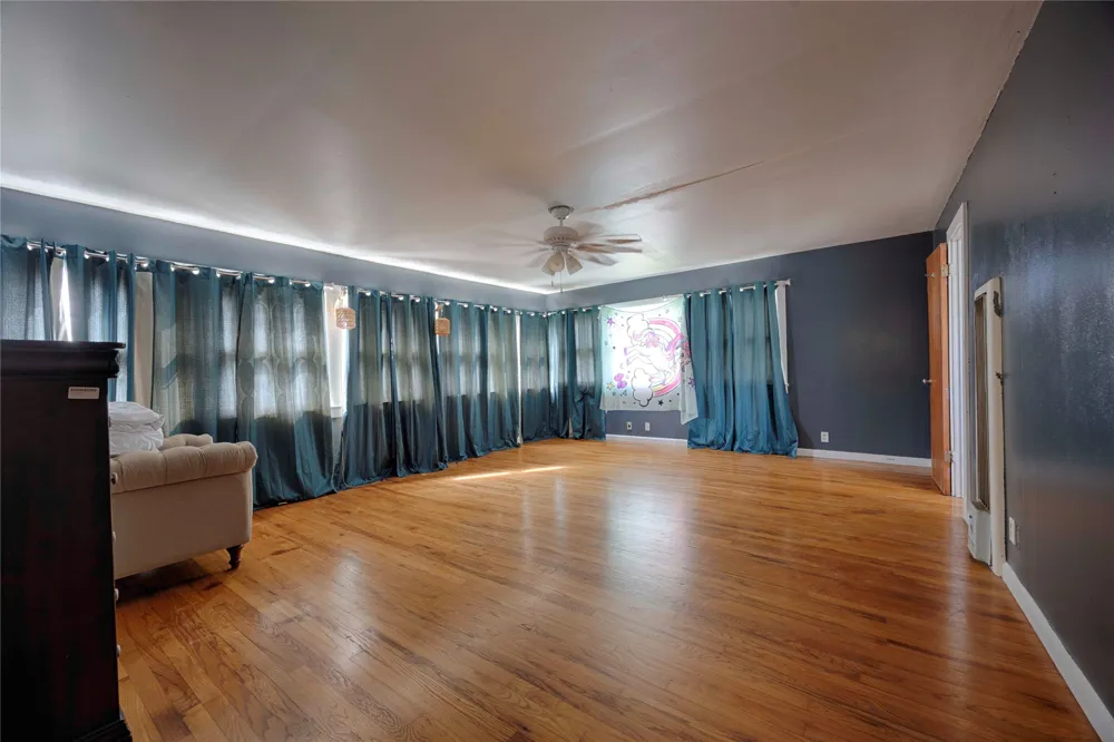 309 Anderson Street Schulenburg, TX 78956