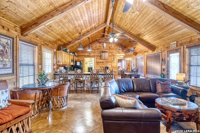 416 Canyon Oaks Dr. Concan, TX 78838