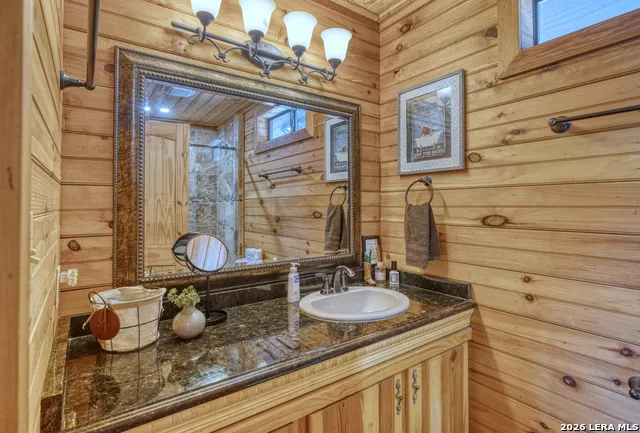 416 Canyon Oaks Dr. Concan, TX 78838