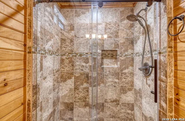 416 Canyon Oaks Dr. Concan, TX 78838
