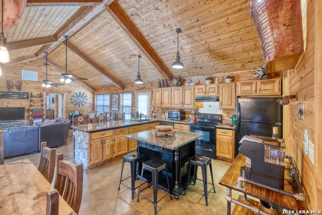 416 Canyon Oaks Dr. Concan, TX 78838