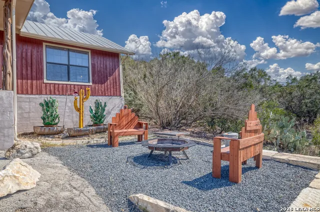 416 Canyon Oaks Dr. Concan, TX 78838