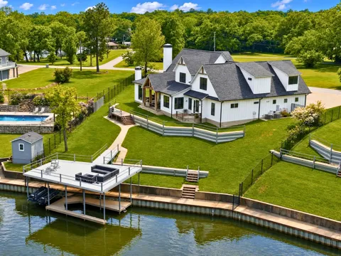 205 Oak Creek Drive