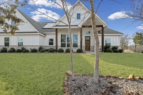 1045 Churchill Lane
